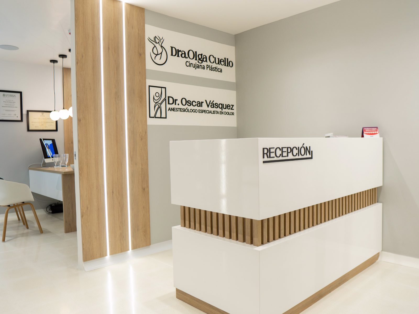 Recepción del consultorio Dra. Olga Cuello — Centro Internacional de Especialistas, Bucaramanga